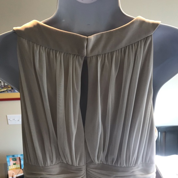 Keyhole, sleeveless dress with a full lining - Picture 6 of 7